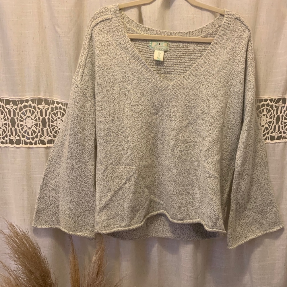 Grey bell sleeved sweater